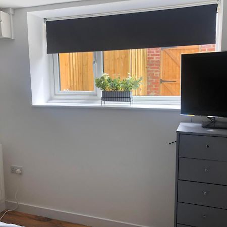 ניופורט Exclusive Modern Decorated 1 Bedroom Detached Studio מראה חיצוני תמונה